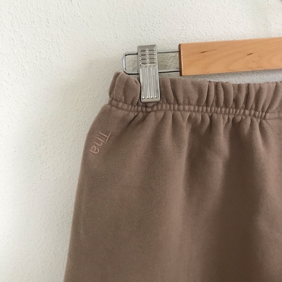 Small TNA Aritzia Lounge Sweat Shorts Camel Fleece - Picture 5 of 6